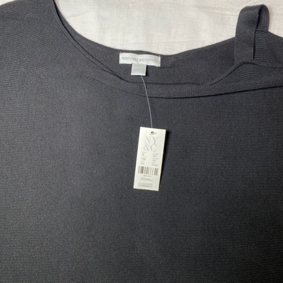 𝅺NEW York & company simple modern off one shoulder top size‎ XS - Picture 3 of 4